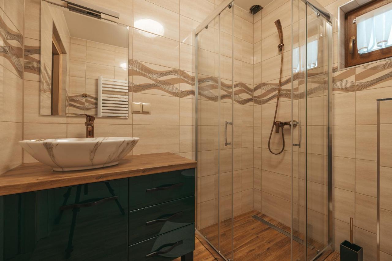 Apartamenty Grand Tatry - Sauna I Jacuzzi Wliczone W Cene Pobytu - 10 Minut Pieszo Od Term Bania بيالكا تاترزانسكا المظهر الخارجي الصورة