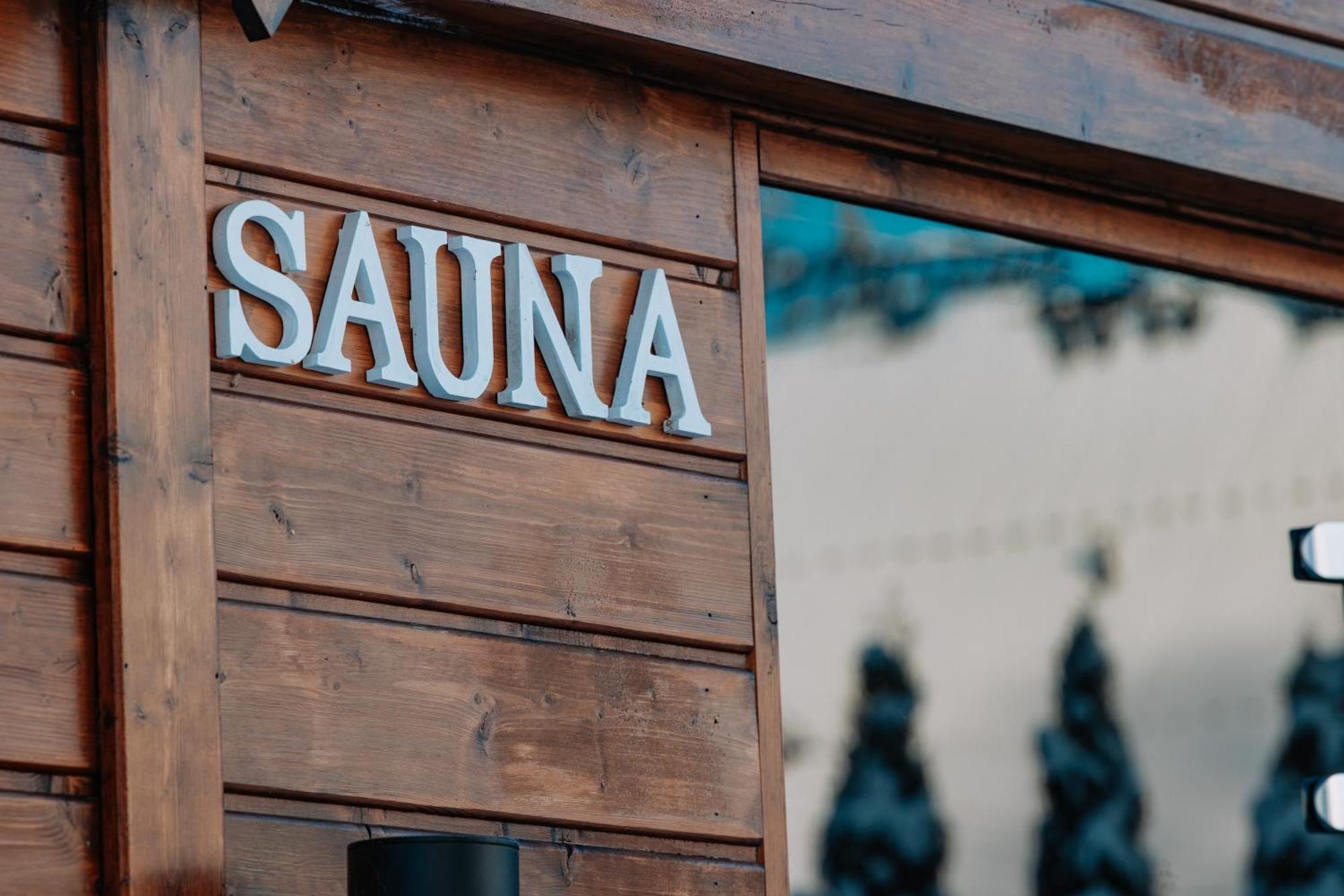 Apartamenty Grand Tatry - Sauna I Jacuzzi Wliczone W Cene Pobytu - 10 Minut Pieszo Od Term Bania بيالكا تاترزانسكا المظهر الخارجي الصورة